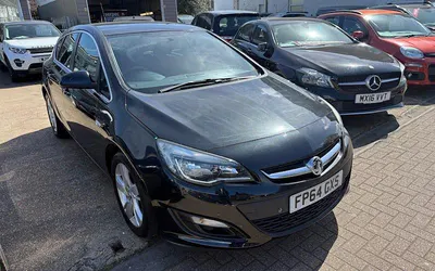 Second-hand Vauxhall Astra SRi 165 CP (121 kW) 2015 Negru Hatchback