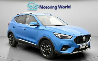 Begagnad MG ZS Exclusive 106 HK (77 kW) 2023 Blå SUV