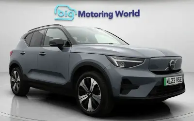 Używany Volvo XC40 Core 300 kW (408 KM) 2022 Szary SUV