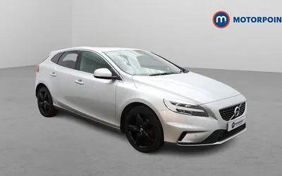 Begagnad Volvo V40 R-Design 152 HK (111 kW) 2019 Silver Halvkombi