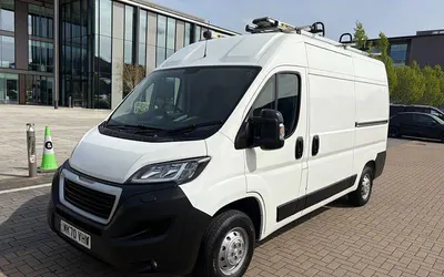 Second-hand Peugeot Boxer 140 CP (102 kW) 2022 Van