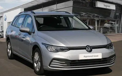 Używany VW Golf VIII Life 150 KM (110 kW) 2022 Srebrny Kombi