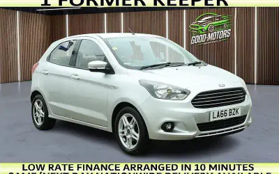 Usado Ford Ka Plus Zetec 86 CV (63 kW) 2017 Plateado Utilitario