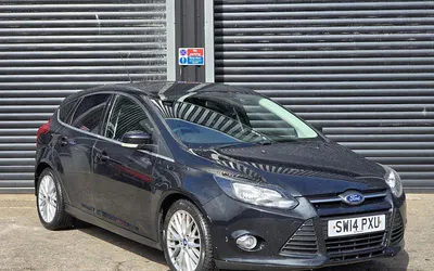 Usado Ford Focus Zetec 125 CV (91 kW) 2013 Negro Utilitario