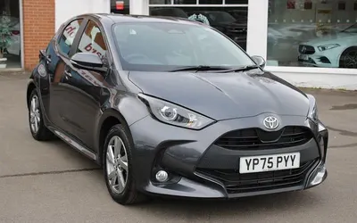 Używany Toyota Yaris Hybrid 116 KM (85 kW) 2025 Szary Hatchback