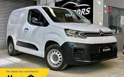 Usado Citroën Berlingo 102 CV (75 kW) 2023 Blanco Monovolumen
