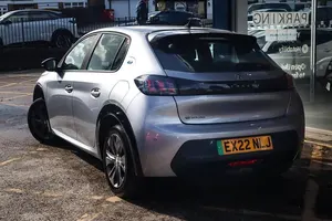 Second-hand Peugeot e-208
