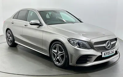 Usado Mercedes C300 AMG Line Premium 245 HP (180 kW) 2019 Prateado Sedan
