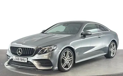 Usado Mercedes E300 AMG Line Premium 245 HP (180 kW) 2020 Coupé