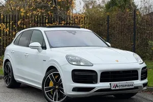 Begagnad Porsche Cayenne S E-Hybrid